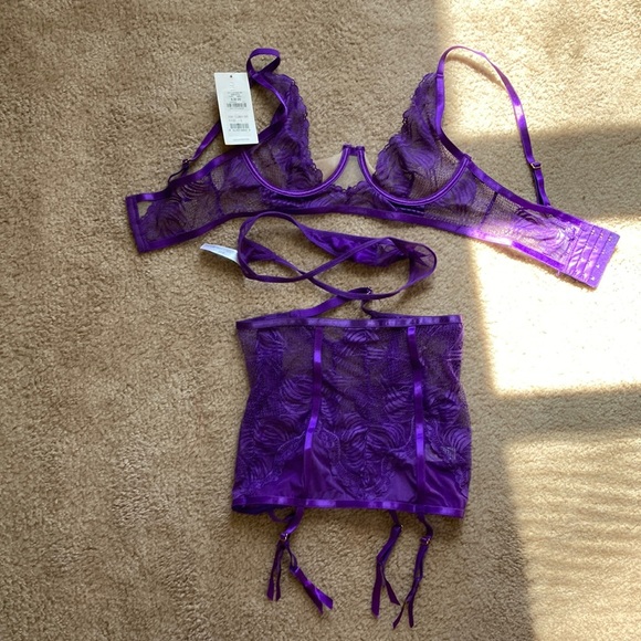 Three peace lingerie set - Picture 2 of 4